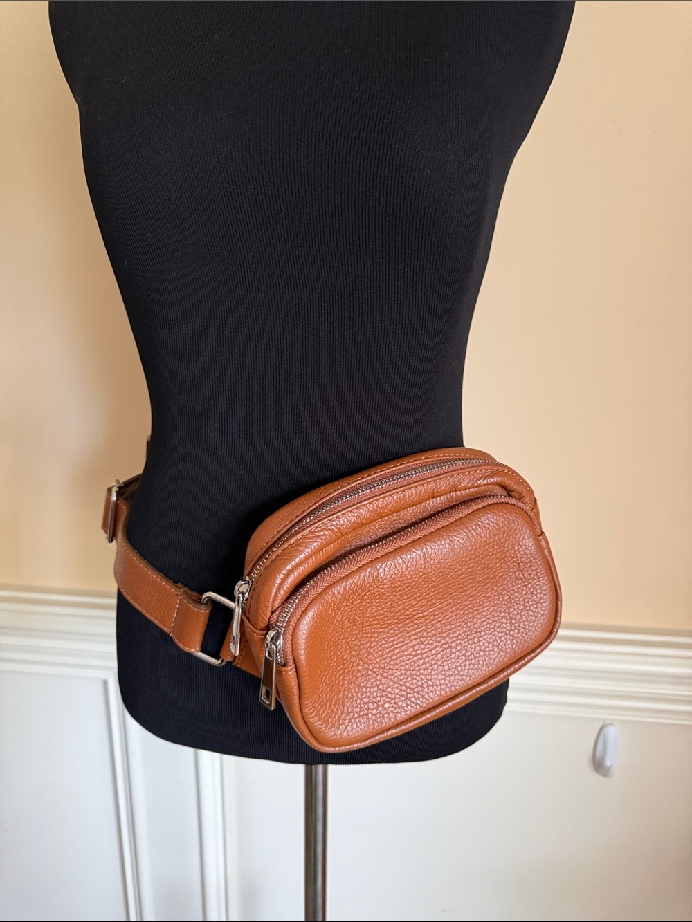Isadora Brown Genuine Leather Crossbody Bag‎ - Picture 2 of 9